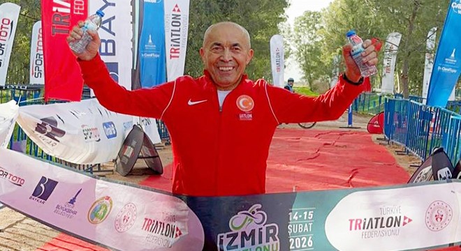 'Demir Adam' İzmir Duatlonu'nda birinci oldu