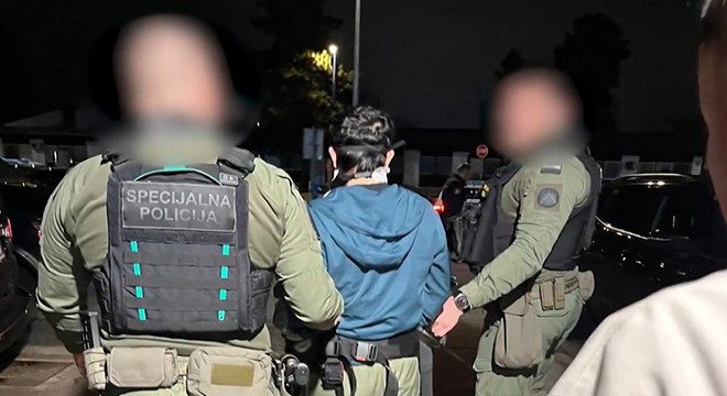 13'ü kırmızı bültenle aranan 14 suçlu, yurda getirildi