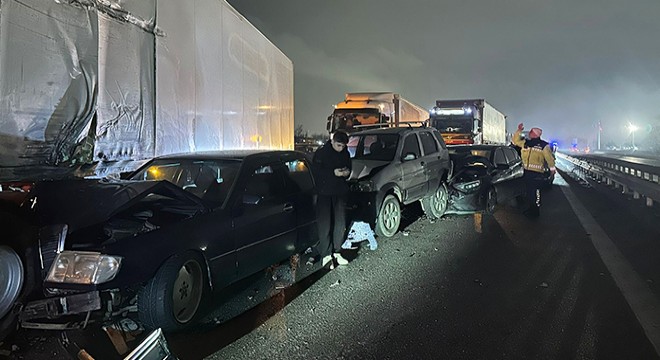 17 aracın karıştığı kazada 7 yaralı