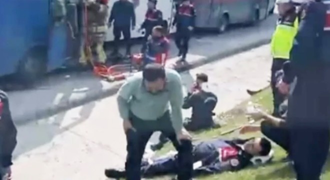4 cezaevi sevk aracı kaza yaptı: Çok sayıda jandarma yaralı