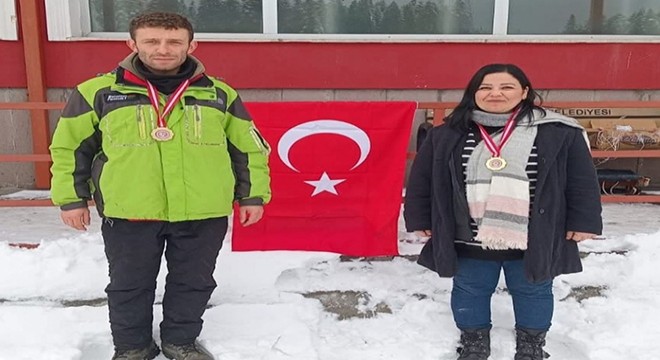 7 yıl önce evlendiği çocukluk aşkıyla kazada öldü