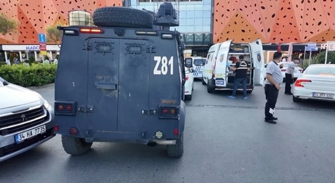 AVM'de silahlı saldırı: 2 yaralı