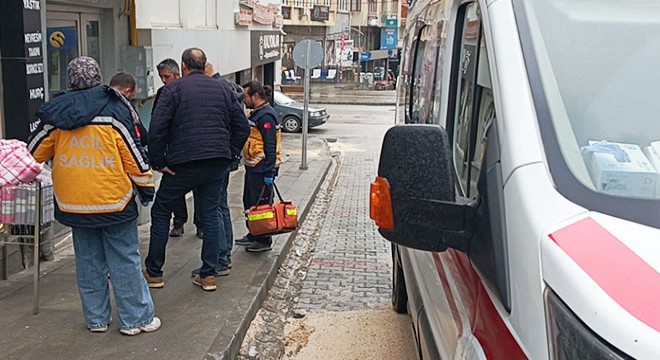 Ailesinin ulaşamadığı öğrenciyi polis uyandırdı