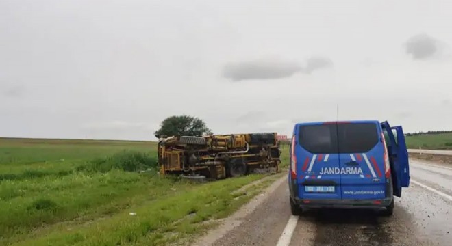 Aksaray'da askeri araç devrildi; 2 yaralı