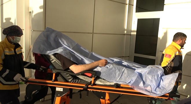 Alacak kavgasında ağabey bıçaklandı, kardeşi darbedildi