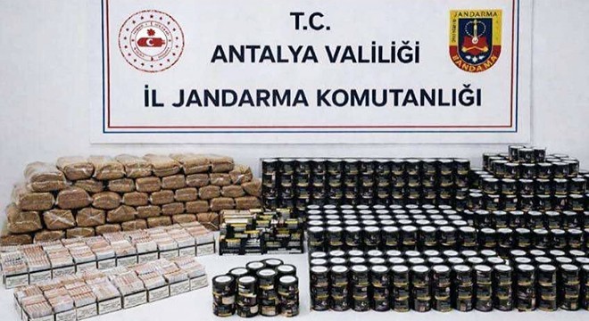 Alanya'da kaçak tütün operasyonu