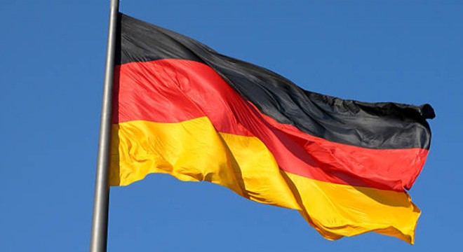 Almanya'da yeni askerlik planında uzlaşıldı