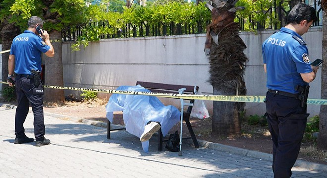 Antalya Adliyesi önündeki bankta ölü bulundu
