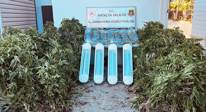 Antalya Aksu'da uyuşturucu operasyonu