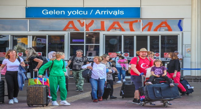 Antalya Havalimanı'nda mayısta 3.7 milyon yolcuya hizmet