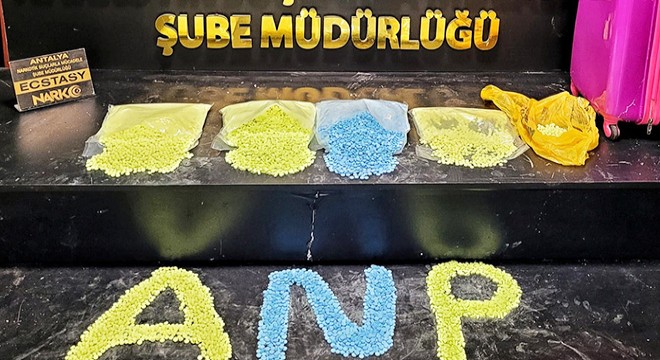 Antalya'da uyuşturucu ile yakalanan 2 şüpheli tutuklandı