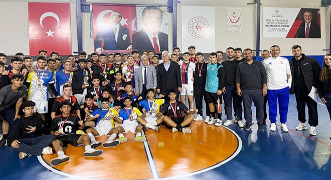 Antalya'da Gençler Futsal Turnuvası sona erdi