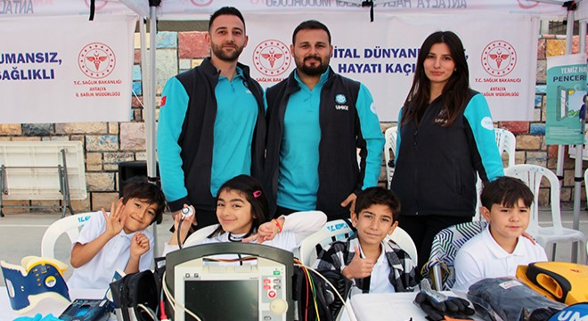 Antalya'da 'Sağlıklı Çocuk, Sağlıklı Gelecek' programı