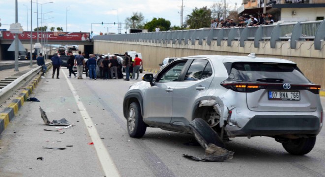 Antalya'da alt geçitte kaza: 1 yaralı