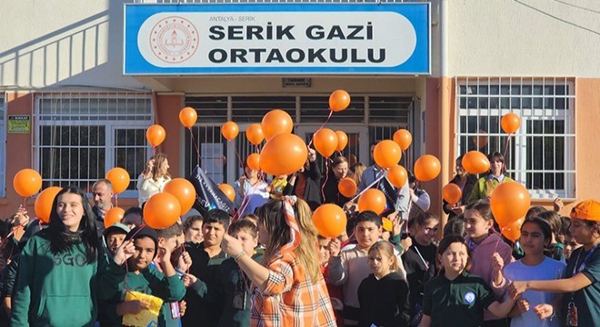 Antalya'da balonlar Sercan ile lösemili çocuklar için uçuruldu