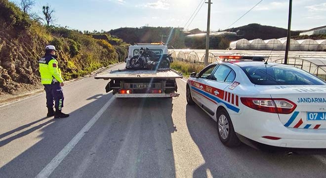 Antalya'da ehliyetsiz motosikletlilere ceza