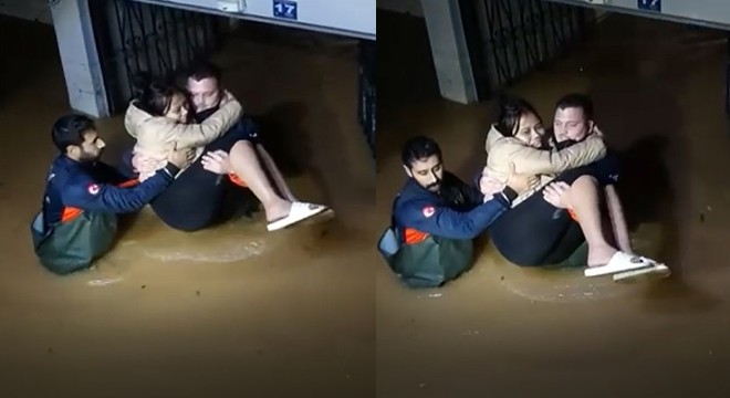 Antalya'da evinde mahsur kalan kadını ekipler kurtardı