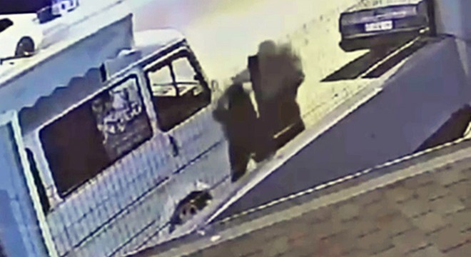 Antalya'da kadını darbedip, kesici aletle yaraladı
