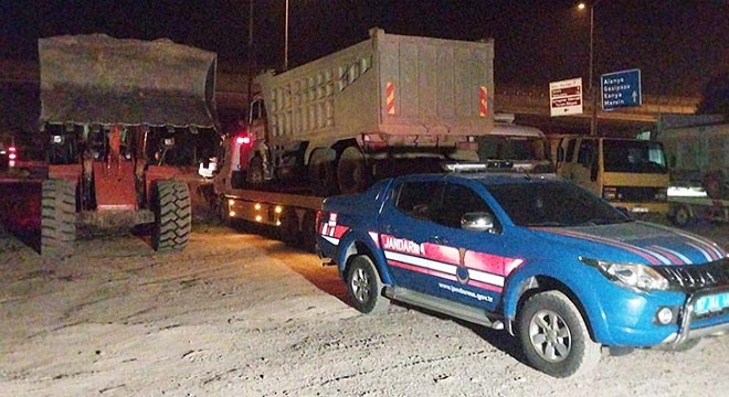 Antalya'da kum hırsızlarına operasyon