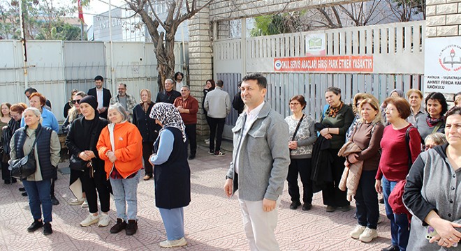 Antalya'da kurs merkezinde deprem tatbikatı