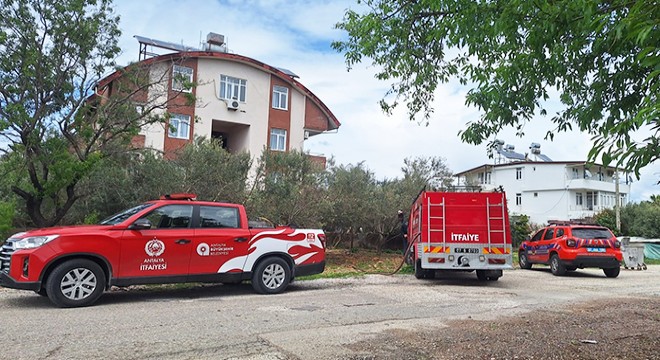 Antalya'da lojman yangını büyümeden söndürüldü