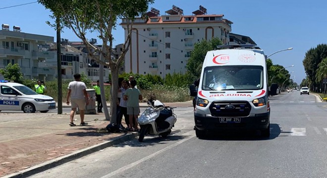 Antalya'da motosikletten düşen sürücü yaralandı