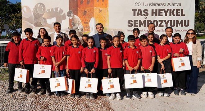 Antalya'da öğrenciler sanatla buluştu