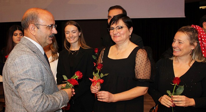 Antalya'da öğretim üyelerinden Öğretmenler Günü konseri
