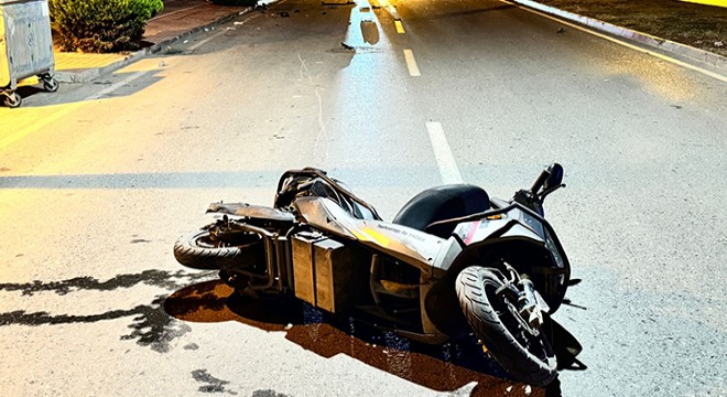 Antalya'da otomobilin çarptığı motosikletli hayatını kaybetti