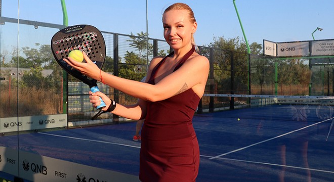 Antalya'da padel turnuvasında şampiyonlar belli oldu