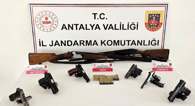 Antalya'da ruhsatsız silah operasyonu