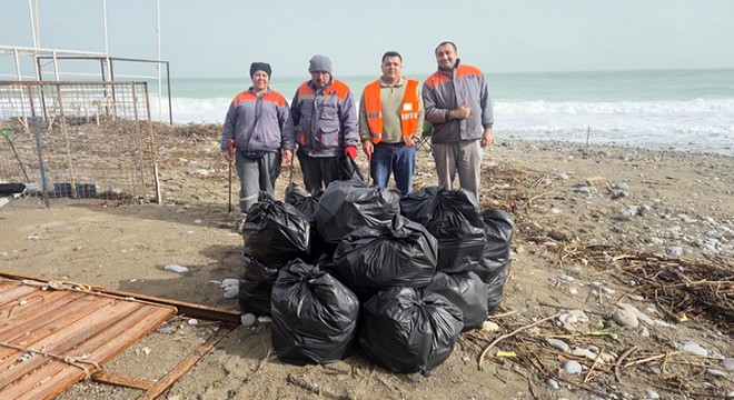 Antalya'da sahillerde temizlik çalışması