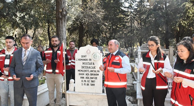 Antalya'da şehit kabri ziyareti