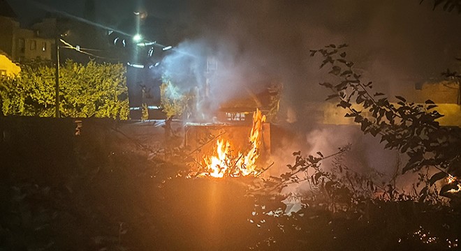 Antalya'da seramik dükkanındaki yangın söndürüldü