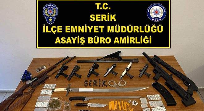 Antalya'da silah ve uyuşturucu operasyonu