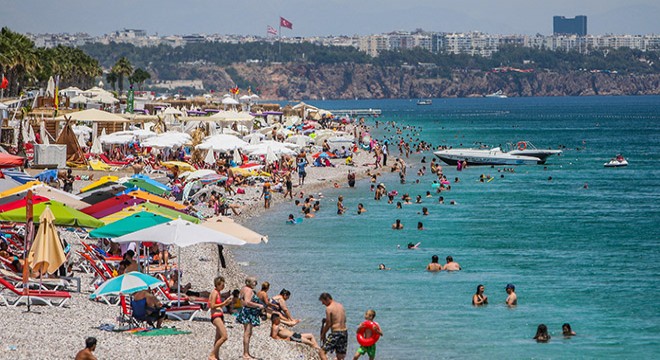 Antalya tatilini Ruslar 'sıcak', Almanlar 'serin' havada tercih etti