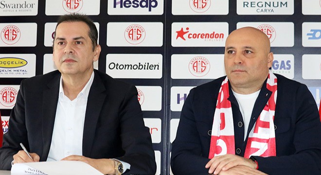 Antalyaspor'da Sami Uğurlu için imza töreni düzenlendi