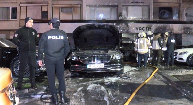 Araç kiralama şirketinde yangın; 15 lüks araç yandı
