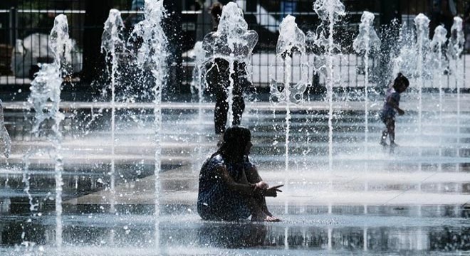 Aşırı sıcaklar nedeniyle 7 kişi hayatını kaybetti