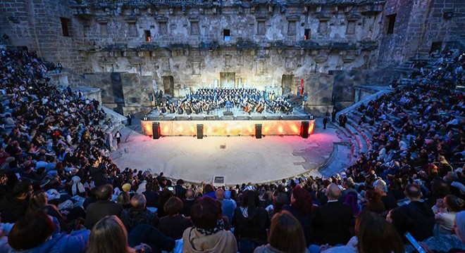 Aspendos'ta 'Kökten Geleceğe Maarif Yolcuları' konseri