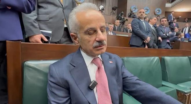 Bakan Uraloğlu: Hava trafiğinde ciddi risk var
