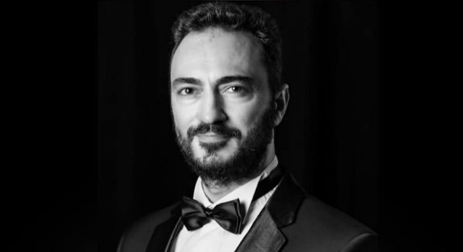Balkondan düşen sanatçı hayatını kaybetti