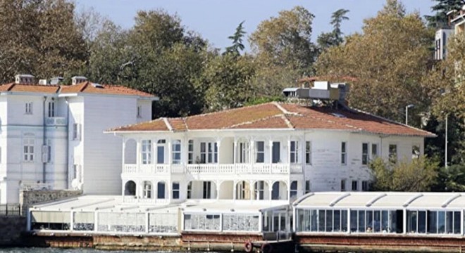 Boğaz'ın gözdelerinden tarihi yalı rekor fiyatla satışa çıktı