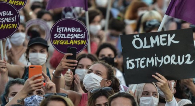 Boşanma aşamasında olduğu kadını durakta vurdu