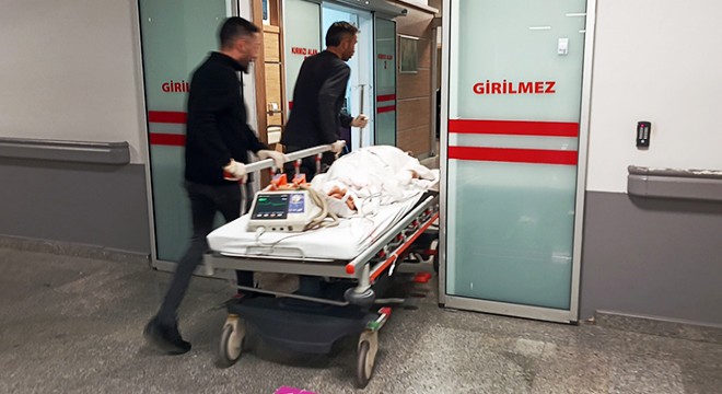Boşanma aşamasındaki eşini takip edip bıçakladı