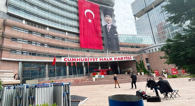 CHP Genel Merkezi'nde temizlik ve onarım çalışması