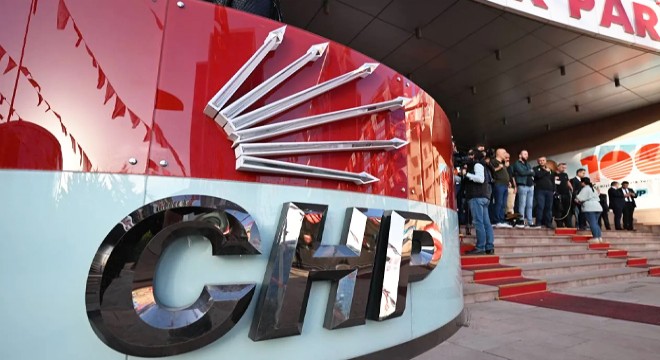 CHP'de 24 kişi işten çıkarıldı