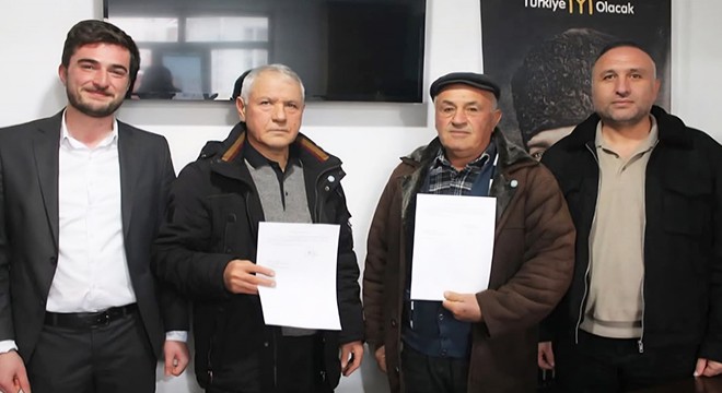 Çay'da MHP'li meclis üyeleri İYİ Parti'ye geçti