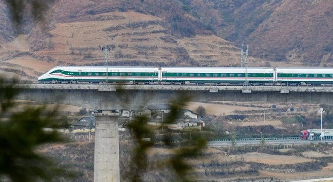 Çin'de tren kazası: 11 ölü
