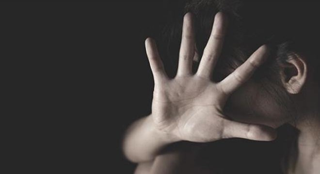 Cinsel istismarla suçladığı kişiyi öldürdü